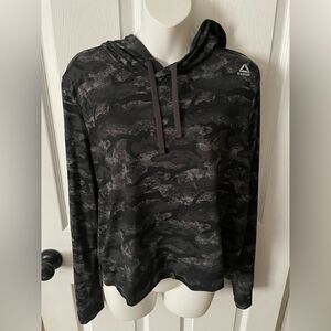 Reebok black camouflage hooded activewear shirt